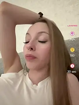 צ'אט XXX בשידור חי של JulyOwens