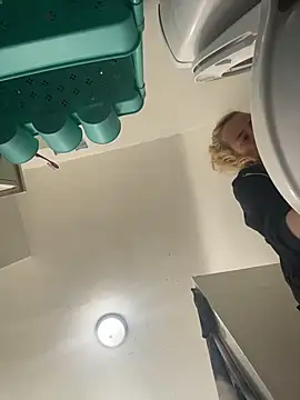 SeccySerena Adlı Modelin Canlı XXX Sohbeti
