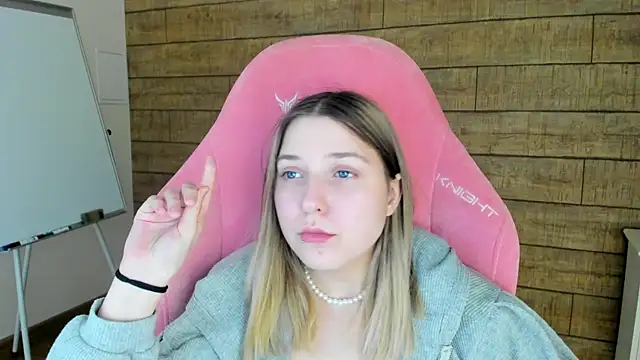 TinnaBurton Chat XXX in diretta