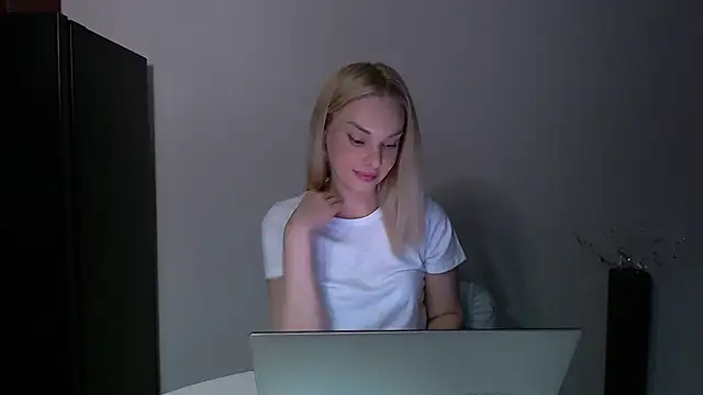 Chat XXX ao vivo de Lia_noo_regrets