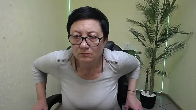 EmilyL0ve 现场XXX聊天