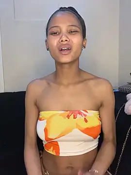 PEACHWAV3 Chat XXX in diretta