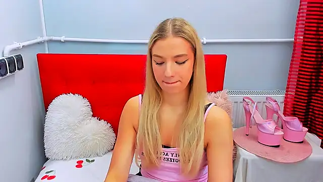 EvetteRose Adlı Modelin Canlı XXX Sohbeti
