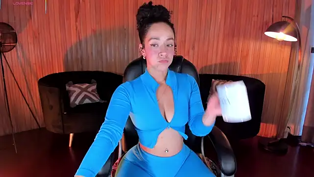 Chatroom XXX en direct de AlessaRomero