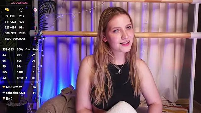 Emilicious' Live XXX Chat