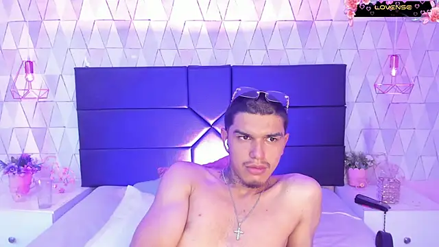 TysonRiggs 网络视讯表演