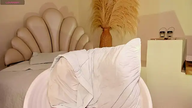 הופעת וובקאם של SelenaRogers