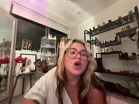 Živý XXX chat luckygigi