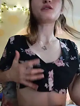 Онлайн чат XXX LillySvon