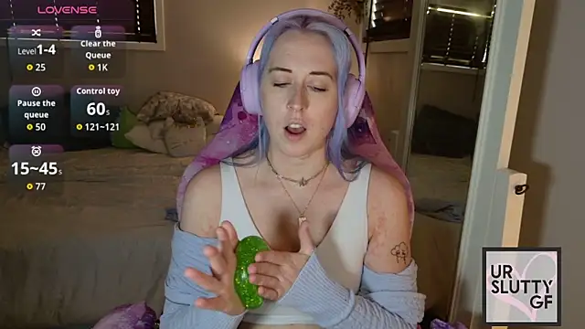 ursluttygf's Live XXX Chat