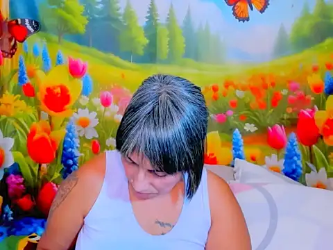 indianroxy Adlı Modelin Canlı XXX Sohbeti