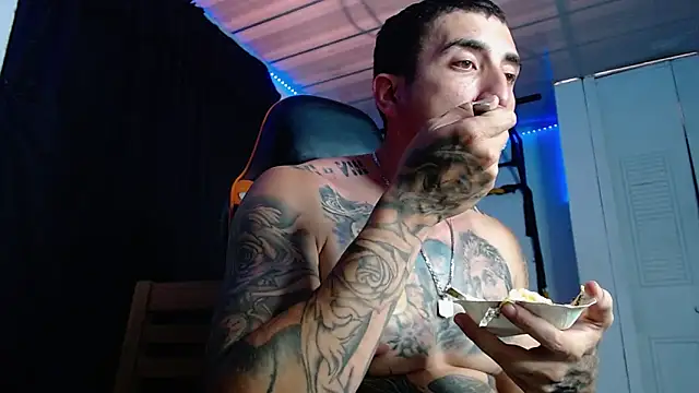 צ'אט XXX בשידור חי ש ל Adam_Hudsond