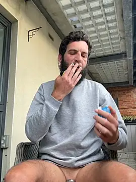Pokazy przed kamerką – Michel_huge
