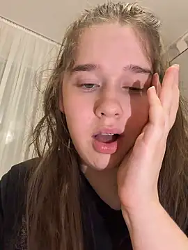 HornyGirlH's Live XXX Chat