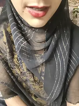 Indian-Aleena élő XXX-chatje