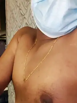 boyfromMum_bai: διαδικτυακό σόου στην κάμερα