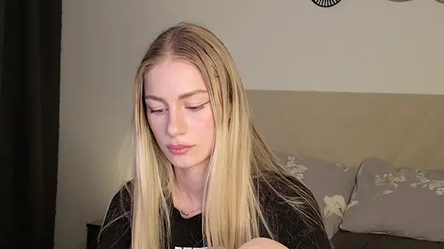 دردشة GabriellaOlsen الجنسية المباشرة