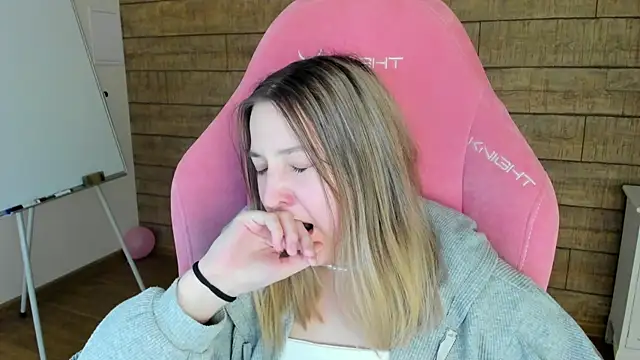 TinnaBurton Chat XXX live