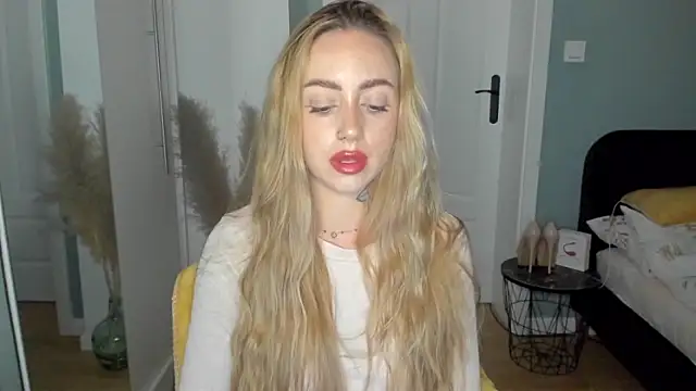 Chat +18 de sexyCoralie ao vivo