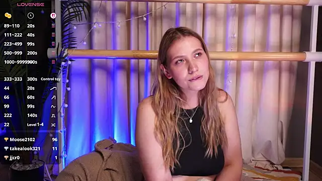 Chat +18 de Emilicious ao vivo
