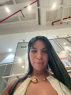 MonserratJons01's Live XXX Chat
