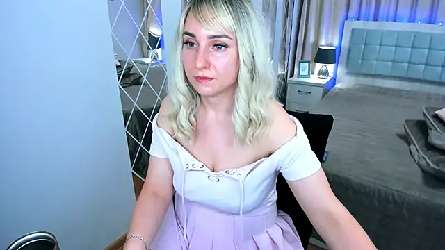 MilenaBlossom's Live XXX Chat