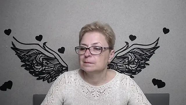 EmiliaGree's Live XXX Chat