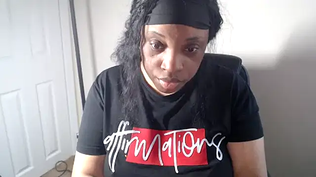 Онлайн чат XXX Sexymona1218