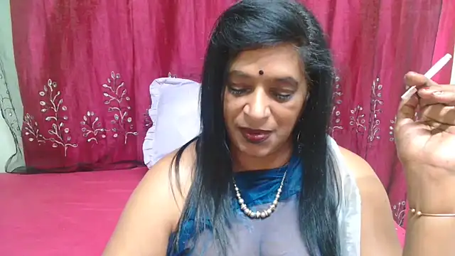 INDIANFUSION Adlı Modelin Canlı XXX Sohbeti
