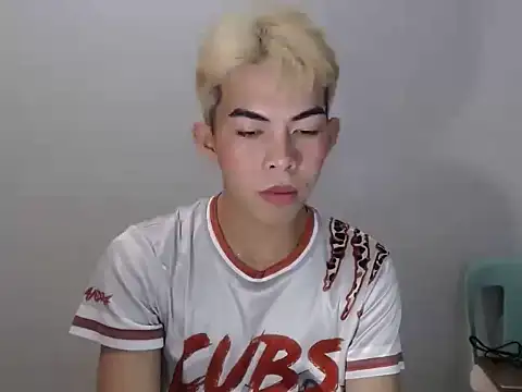 Urhotsilverboy Pertunjukan Webcam