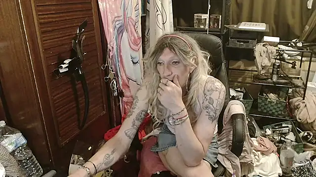 Ombeline1's Live XXX Chat