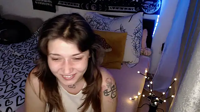 AlienforTwentyn Live XXX chat