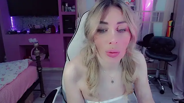 AnnieGOld_ Chat XXX live