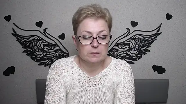Онлайн чат XXX EmiliaGree