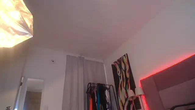 Chat +18 de lizzy_squirt ao vivo