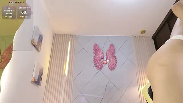 Chat +18 de Sara_swift9 ao vivo