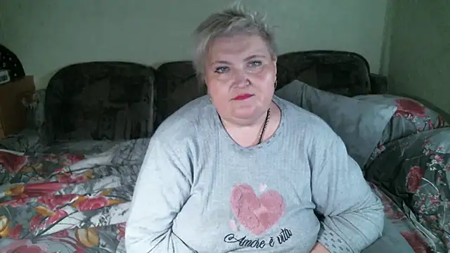 Lana555: онлайн-секс-чат