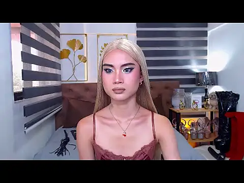 JuicyCockThea Show in webcam
