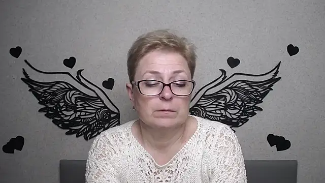 EmiliaGree's Live XXX Chat