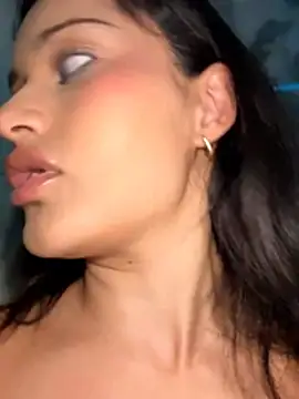 Risky_Workouts élő XXX-chatje