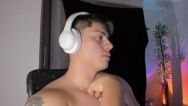 Giordano_Russo Pertunjukan Webcam