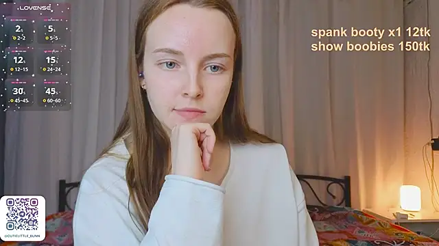 XXX chat uživo modela bae_cake_