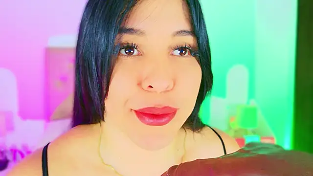 CharlootteEvans' Live XXX Chat