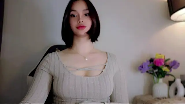 Anna_HollyDoll: διαδικτυακό σόου στην κάμερα