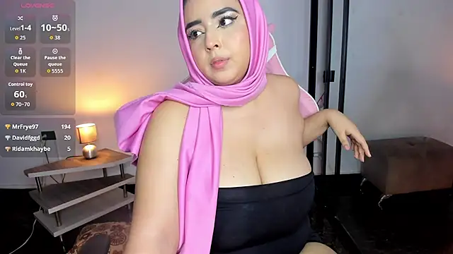 Chat XXX ao vivo de ThanaSaadii