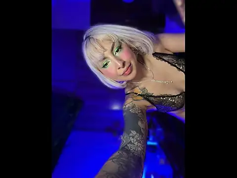 Cinamoonn Chat XXX live