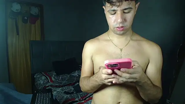 MAXIMILAINO-XXX Webcamshow