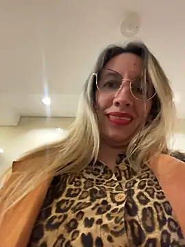 Gatitacarlita 网络视讯表演