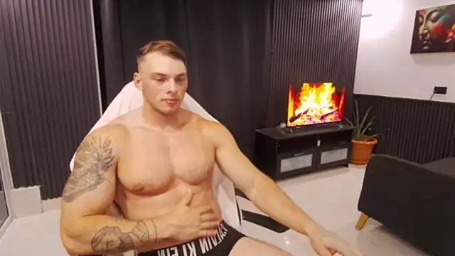 Show modela YourHotGreg na web-kameri