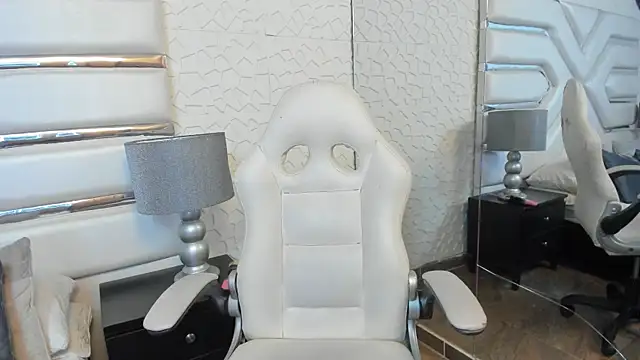 Show de KattyLilli na webcam